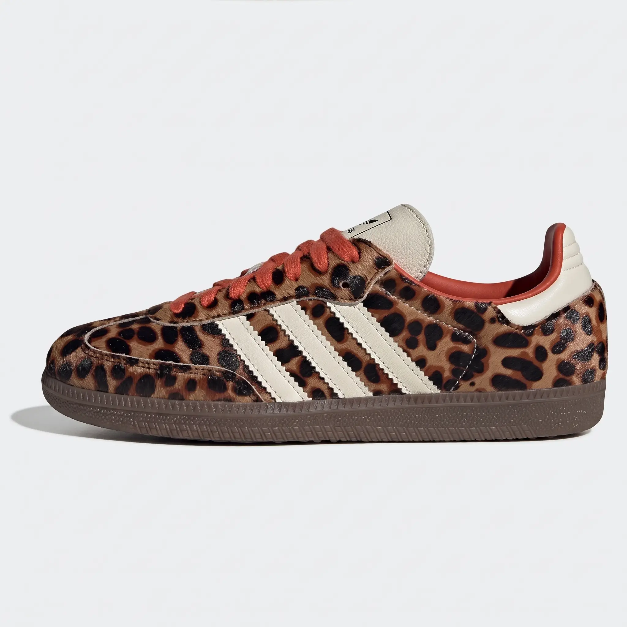 adidas samba red leopard Adidas Samba Red Leopard em pele premium com padrão leopard, detalhes vermelhos e sola de borracha natural.