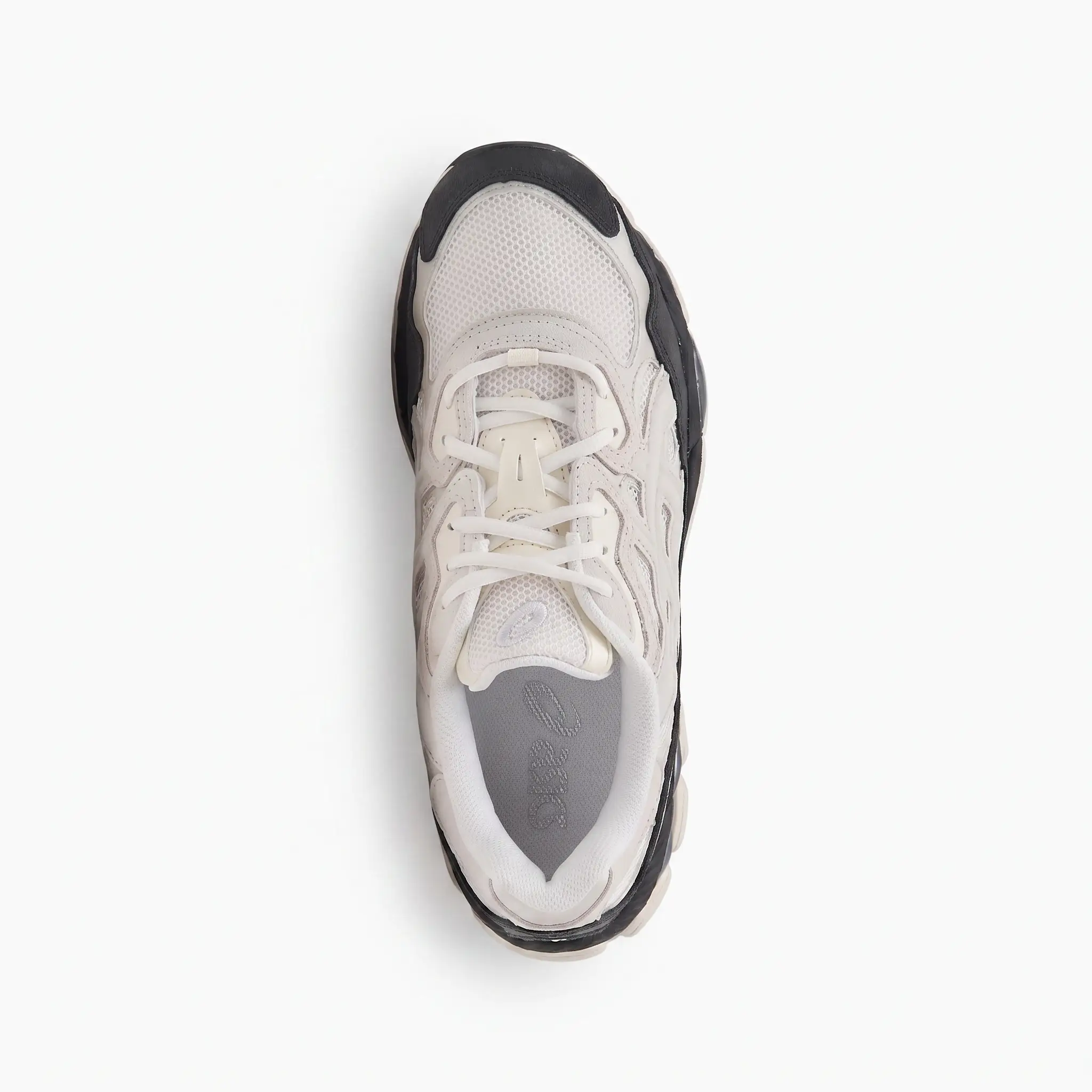 asics gel nyc smoke grey top view vorax Detalhes das Asics Gel NYC Smoke Grey com acabamento premium
