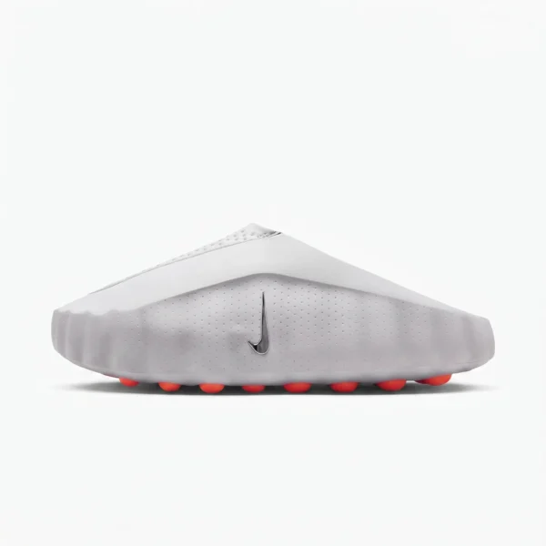 Chinelos Nike Mind 001 Slide Light Grey com design minimalista em cinzento, ideais para looks casuais e estilo urbano.