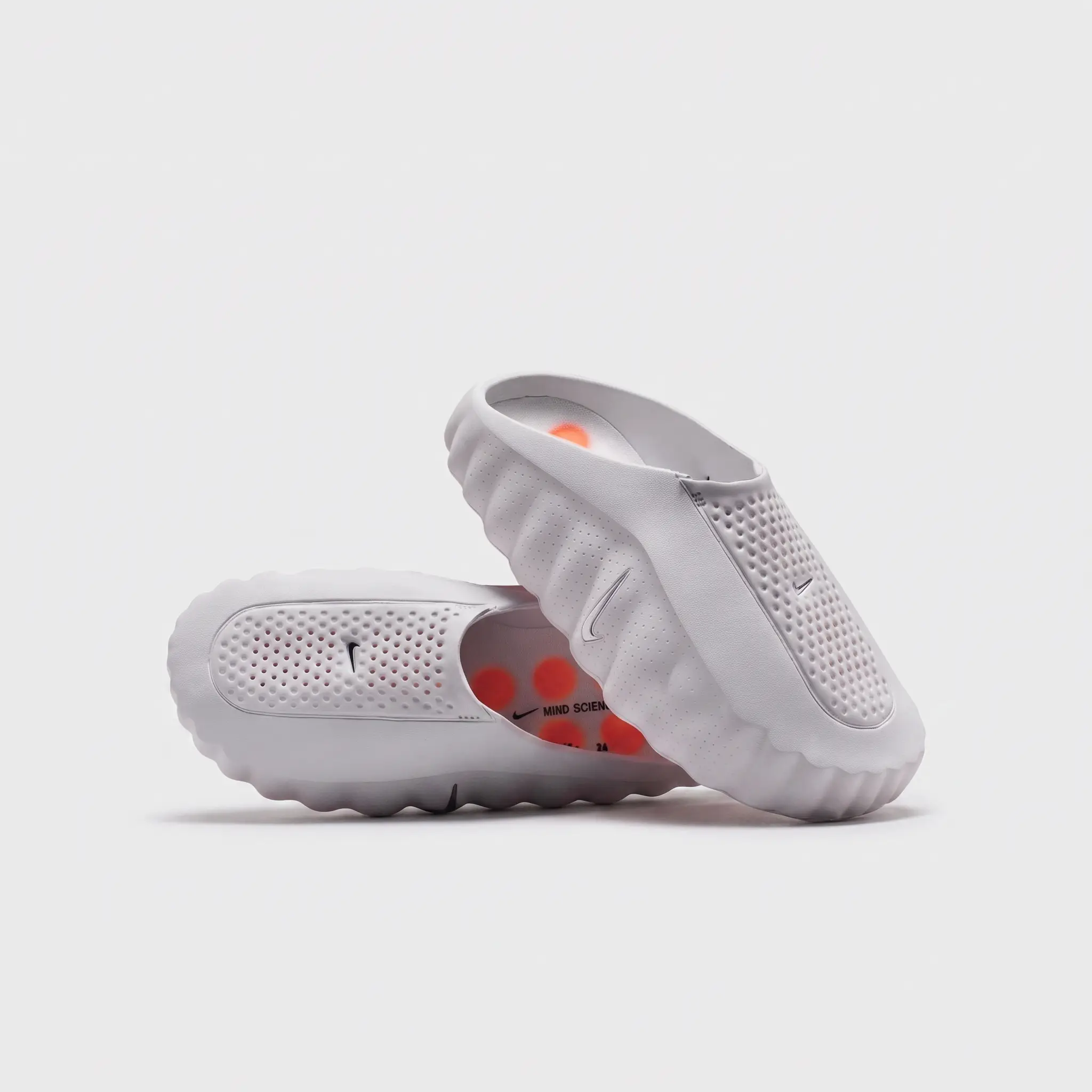 Nike Mind 001 Slide Light Grey | Chinelos Nike Modernos em Cinzento Nike Mind 001 Slide Light Grey, sandálias Nike casuais em cinzento para homem e mulher com conforto durante todo o dia.