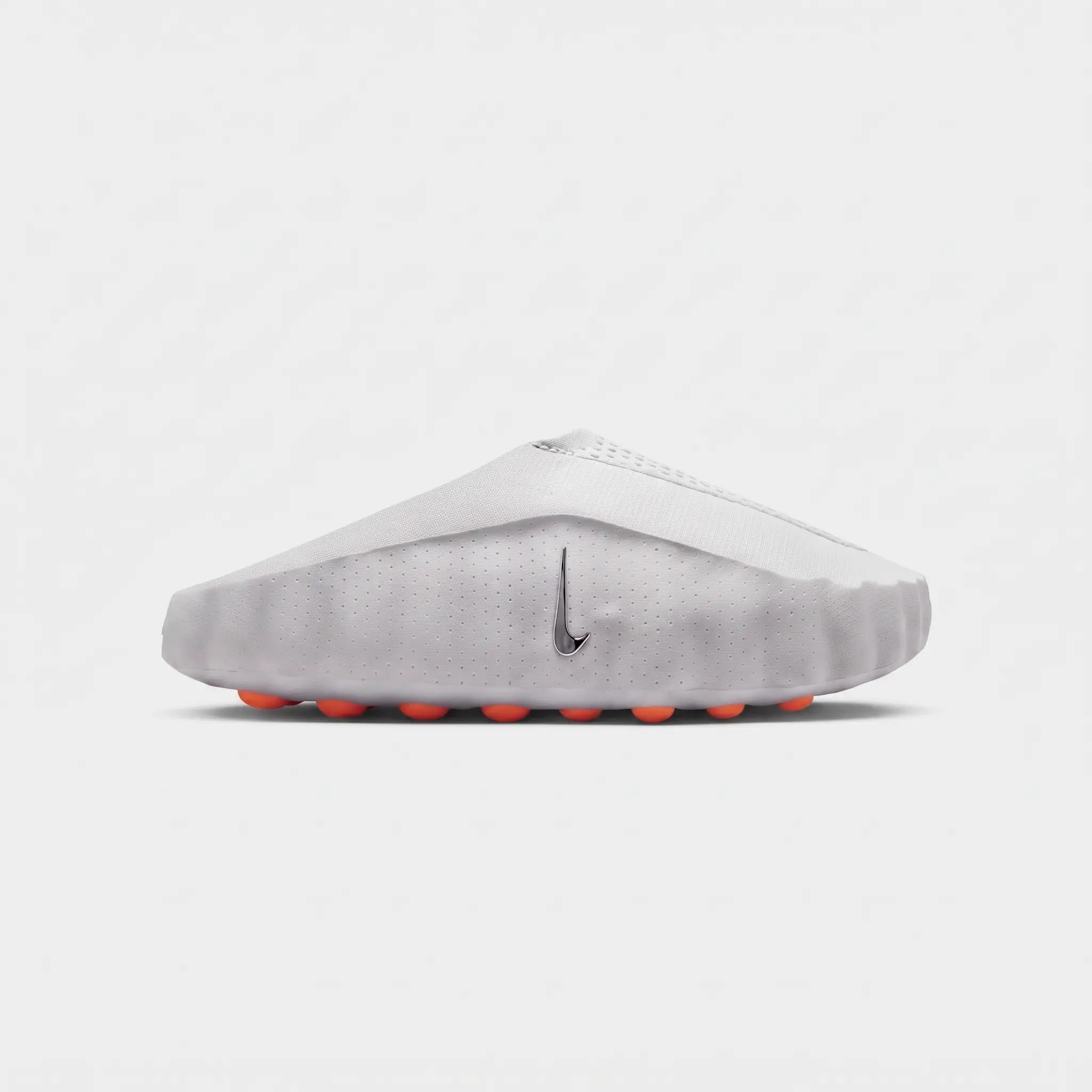 Nike Mind 001 Slide Light Grey – Sandálias Nike Confortáveis e Minimalistas Nike Mind 001 Slide Light Grey em cinzento-claro, chinelos Nike modernos e confortáveis para uso diário, verão, praia e pós-treino.