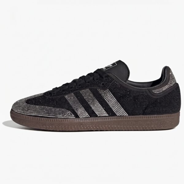 Adidas Samba Rhinestone Black em pele premium preta com cristais brilhantes e sola de borracha natural.