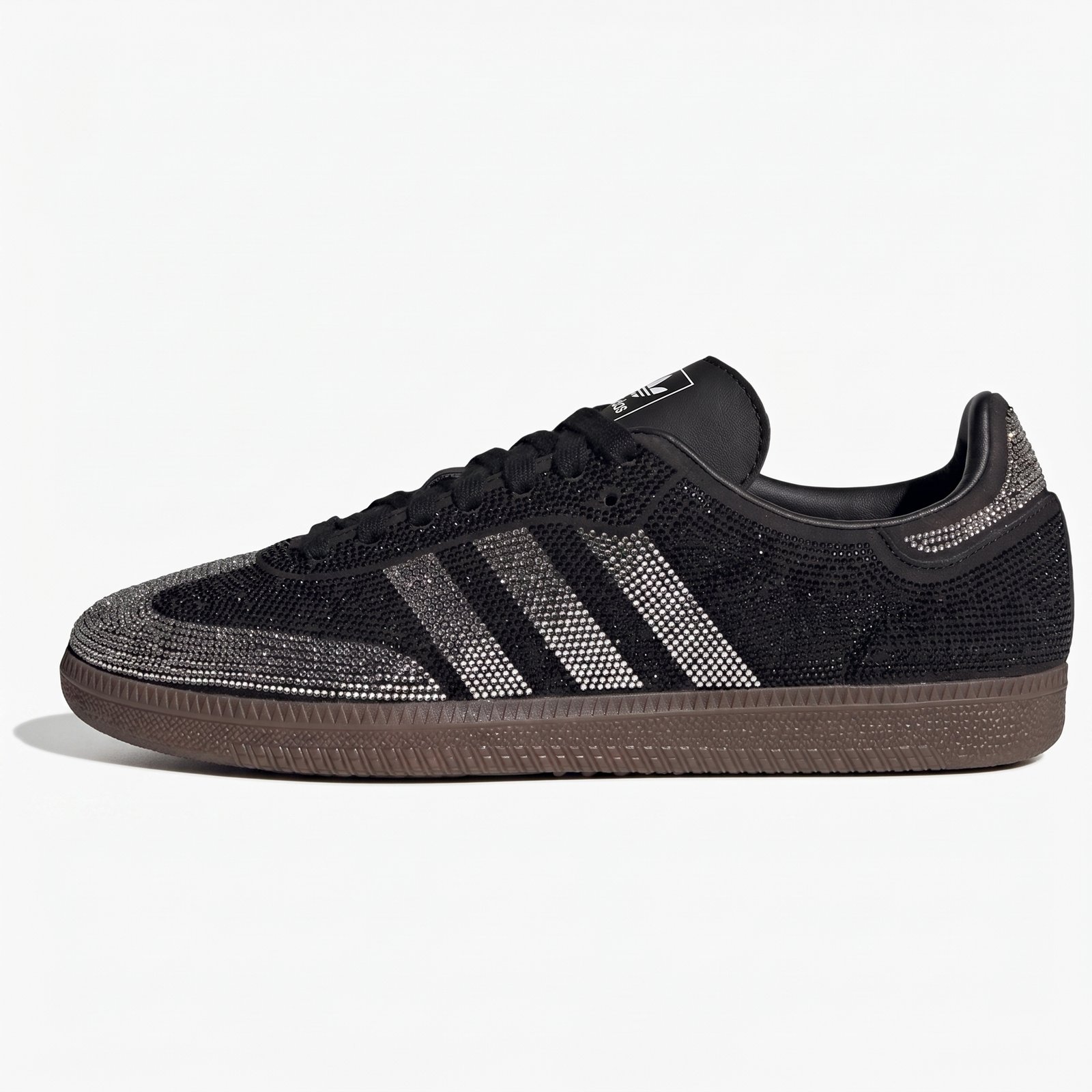 Adidas Samba Rhinestone Black em pele premium preta com cristais brilhantes e sola de borracha natural. Adidas Samba Rhinestone Black em pele premium preta com cristais brilhantes e sola de borracha natural.