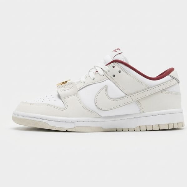 Nike Dunk Just Do It em pele premium com design exclusivo e acabamento de elevada qualidade.