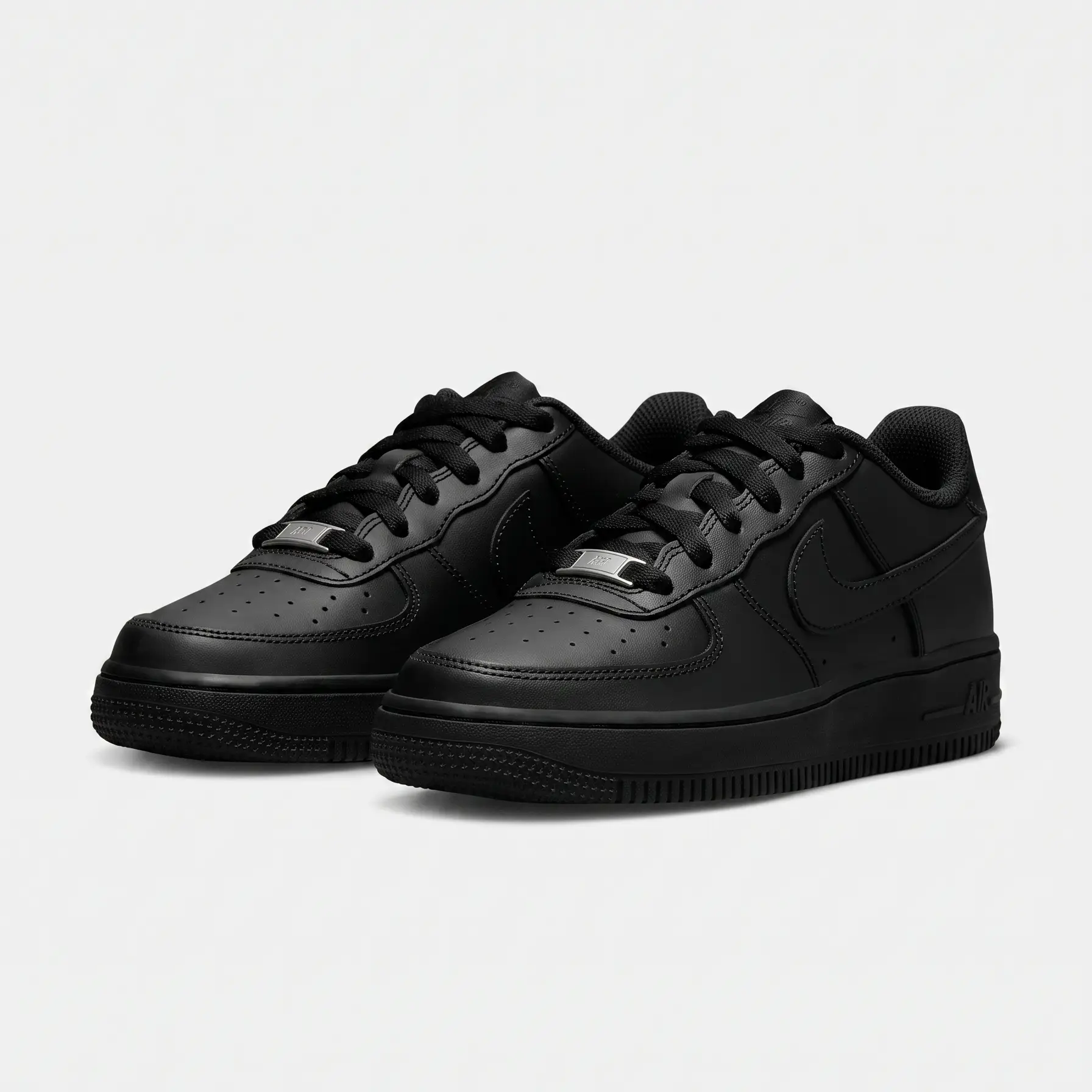 Nike Air Force 1 Low Triple Black | Sapatilhas Urbanas Pretas Nike Air Force 1 Low "Triple Black" – Ténis Nike Pretos para Homem
