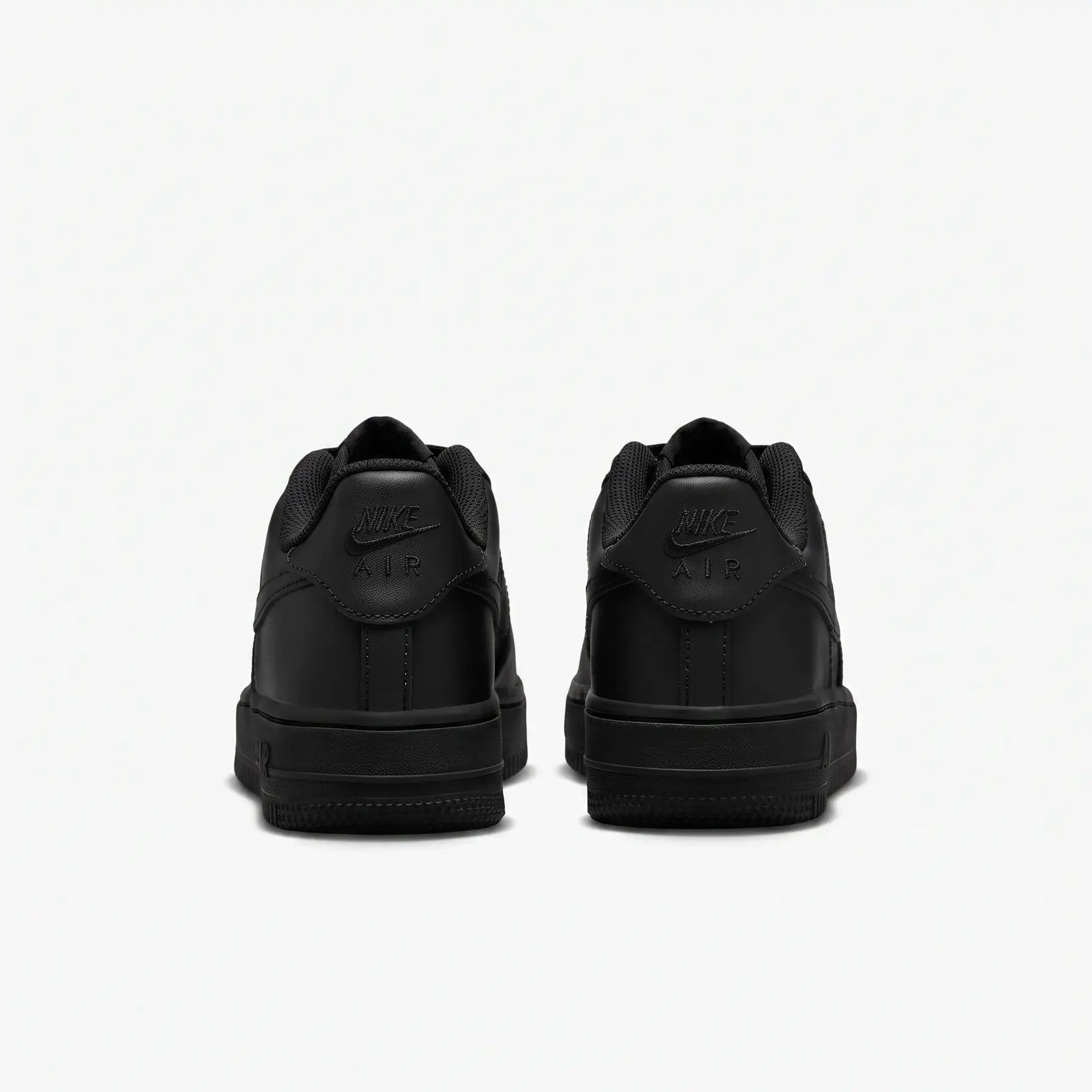 Nike Air Force 1 Low Triple Black Homem – Sneakers Pretas Nike Air Force 1 Triple Black – Sapatilhas Nike Pretas