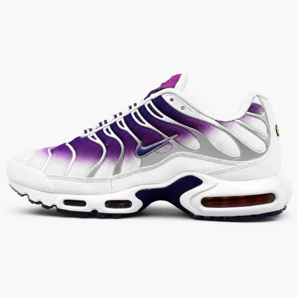Nike Air Max Plus TN branco roxo vista de perfil lateral com Swoosh roxo