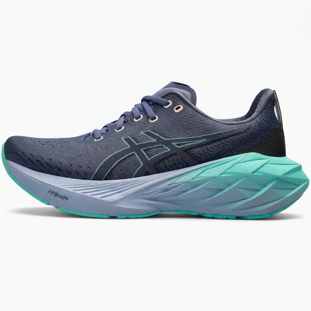 ASICS Novablast 4 Blue Blue – Vista Lateral Exterior ASICS Novablast 4 Blue Blue vista lateral exterior.