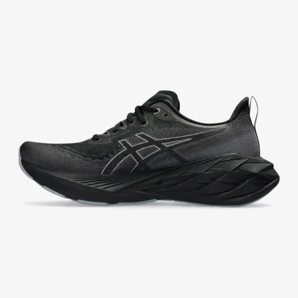 ASICS Novablast 4 na cor Black Graphite Grey, vista lateral evidenciando a entressola FF BLAST+ ECO