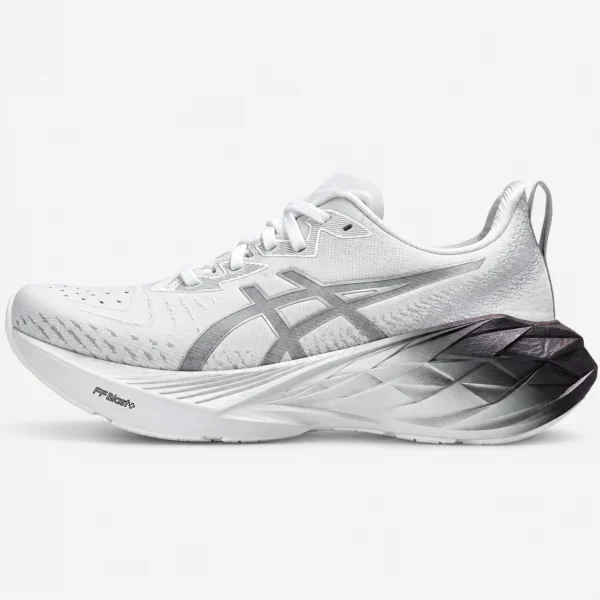 ASICS Novablast 4 Platinum White Pure Silver — vista lateral
