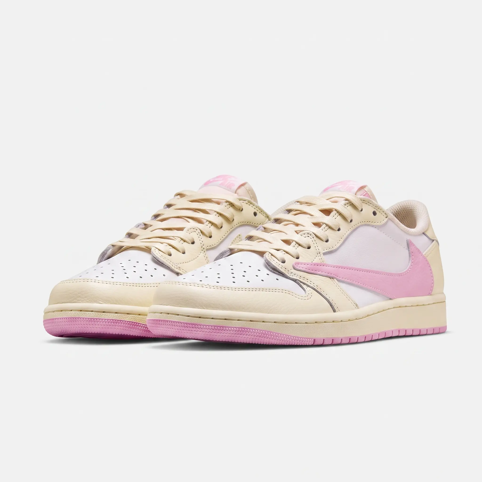 Air Jordan 1 Low Cactus Jack Shy Pink — Par Completo Air jordan 1 low cactus jack rosa com texto cactus bordado na lateral