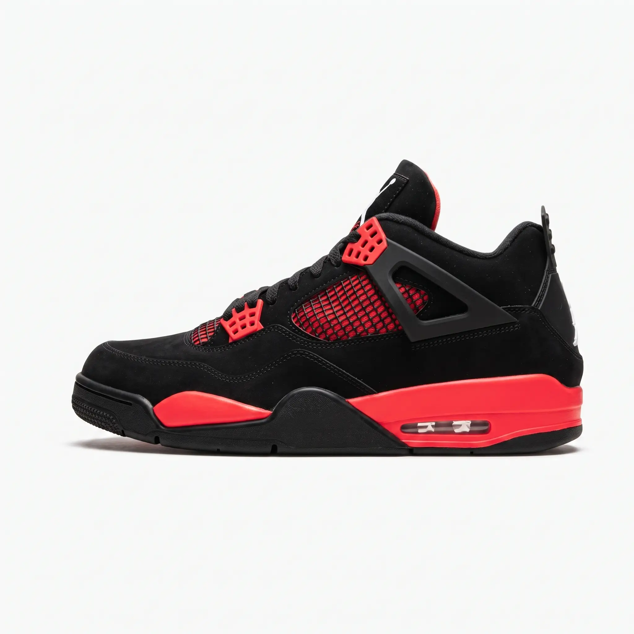Air Jordan 4 Retro Red Thunder — contraste marcante entre preto e vermelho. Air Jordan 4 Retro Red Thunder preta com detalhes vermelhos