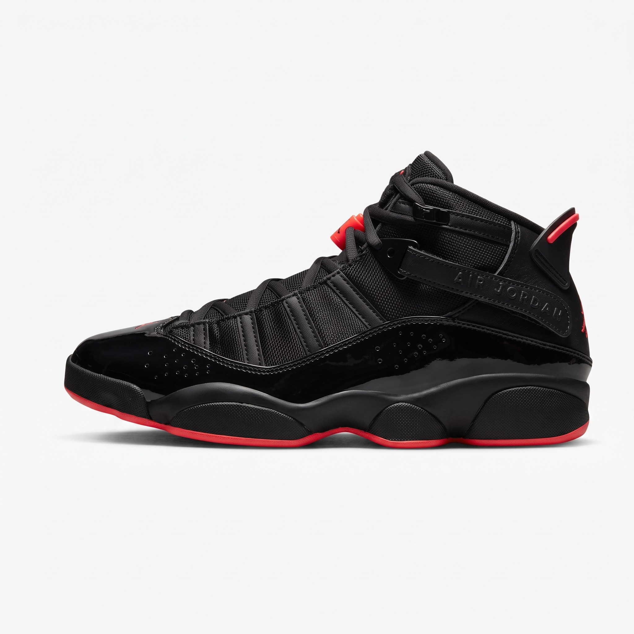 Jordan 6 Rings Black Infrared — vista lateral Jordan 6 Rings Black Infrared, vista lateral completa com pele envernizada e correias