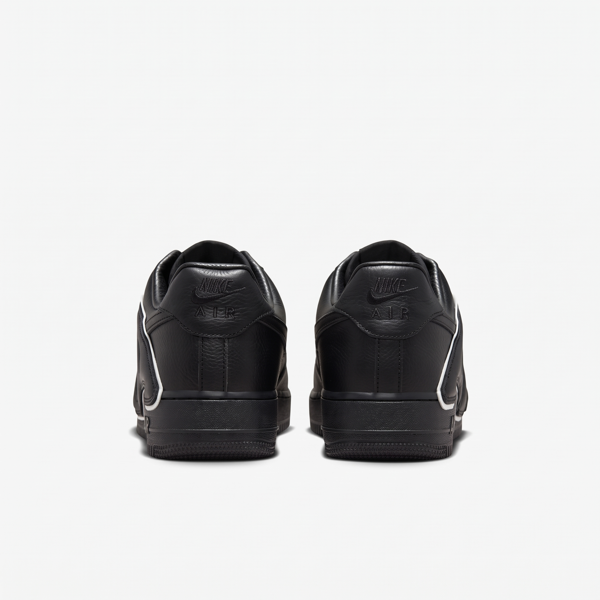 nike air force 1 cpfm black — sola exterior Sola preta da Air Force 1 CPFM Black com acabamento black-on-black